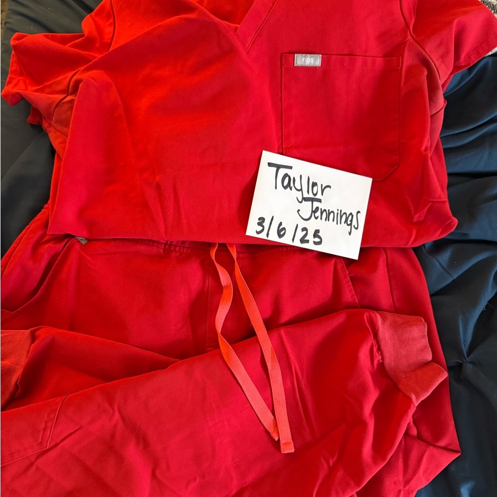 Figs Red Scrub Set
